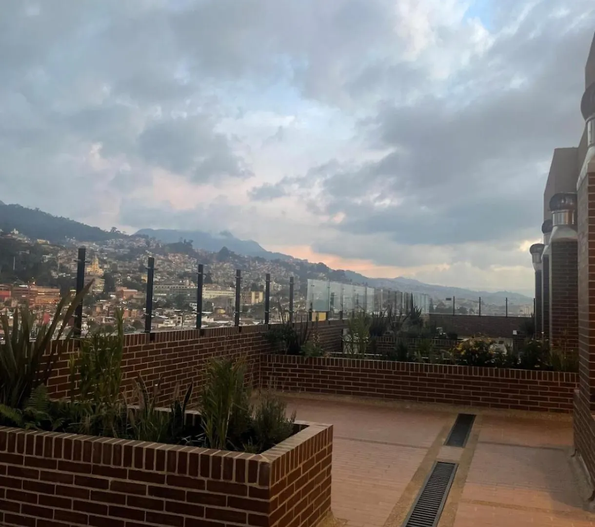 Downtown - Monserrate Views - Centro De Bogota - La Candelaria Apartment